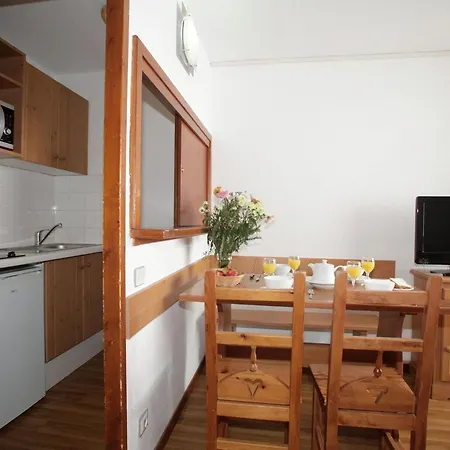 In At 250 M From Lift *
